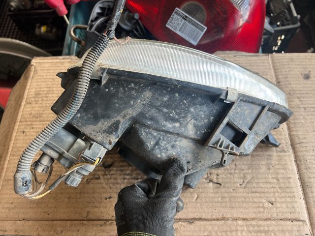 bontott OPEL CORSA B Jobb Fényszóró