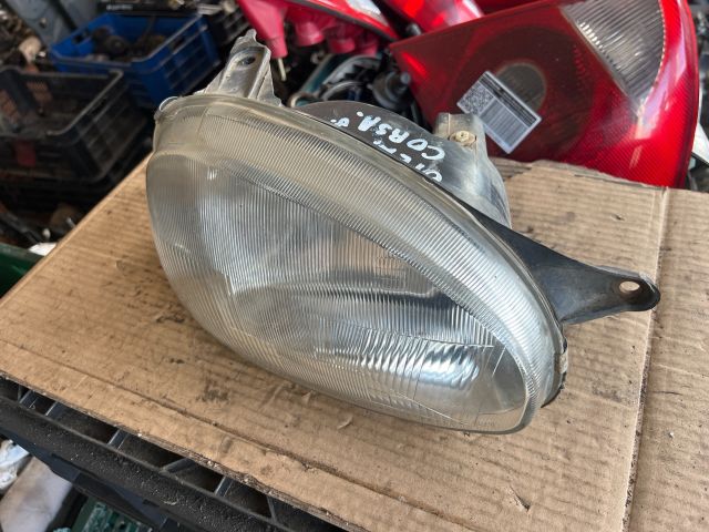 bontott OPEL CORSA B Jobb Fényszóró