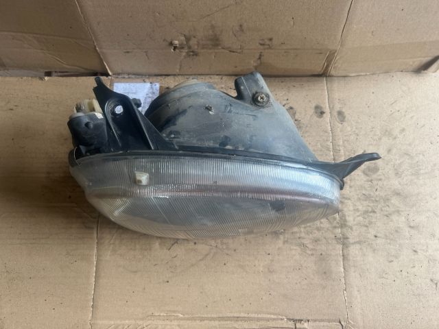 bontott OPEL CORSA B Jobb Fényszóró