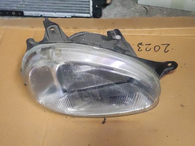 bontott OPEL CORSA B Jobb Fényszóró