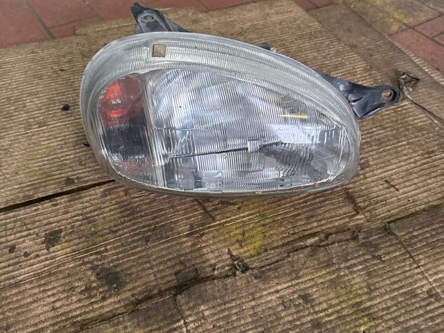 bontott OPEL CORSA B Jobb Fényszóró