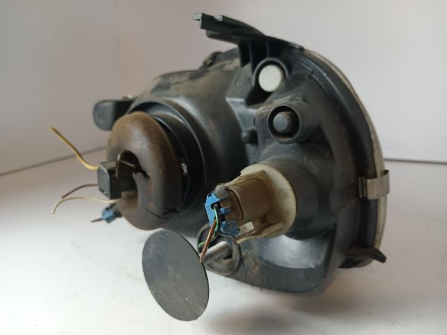 bontott OPEL CORSA B Jobb Fényszóró