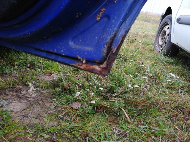 bontott OPEL CORSA B Jobb hátsó Ajtó (Részeivel)