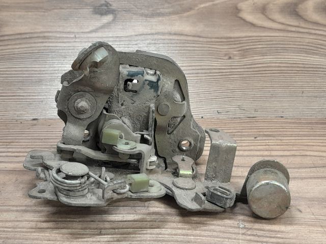 bontott OPEL CORSA B Jobb hátsó Ajtózár