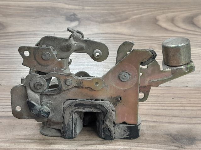 bontott OPEL CORSA B Jobb hátsó Ajtózár