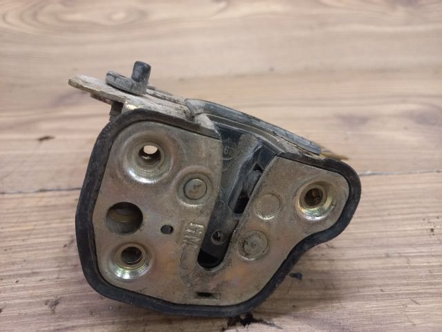 bontott OPEL CORSA B Jobb hátsó Ajtózár