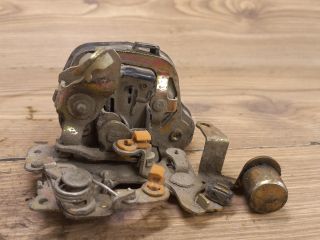 bontott OPEL CORSA B Jobb hátsó Ajtózár