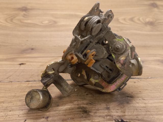 bontott OPEL CORSA B Jobb hátsó Ajtózár