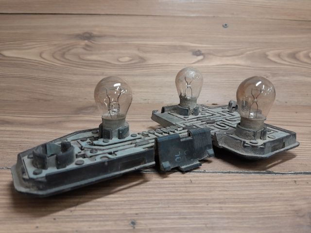 bontott OPEL CORSA B Jobb Hátsó Lámpa Foglalat