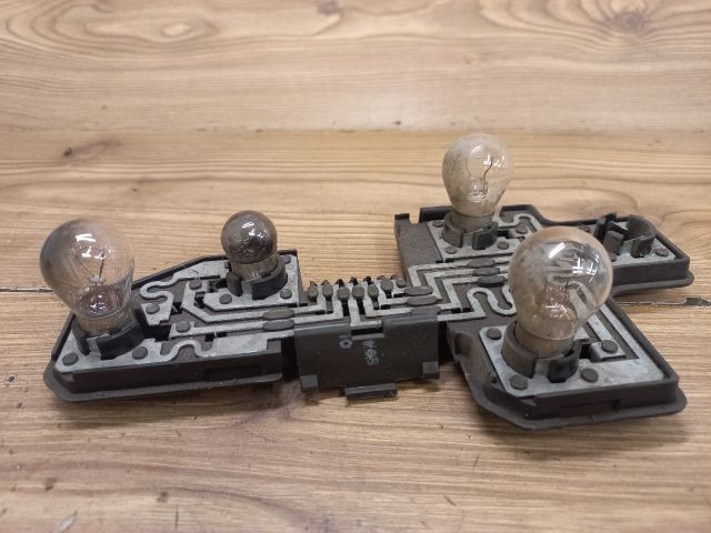 bontott OPEL CORSA B Jobb Hátsó Lámpa Foglalat