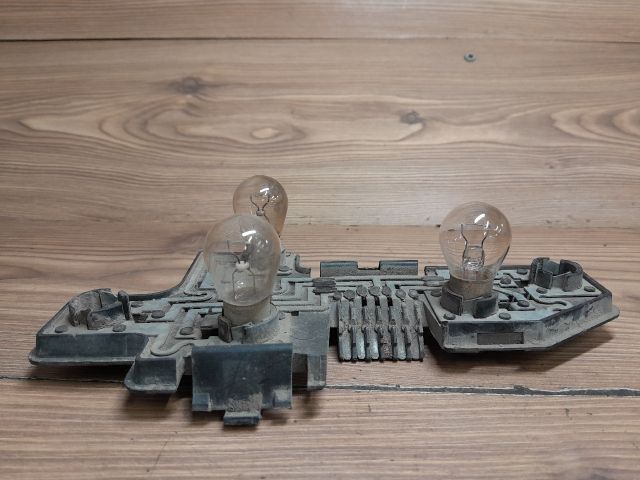 bontott OPEL CORSA B Jobb Hátsó Lámpa Foglalat