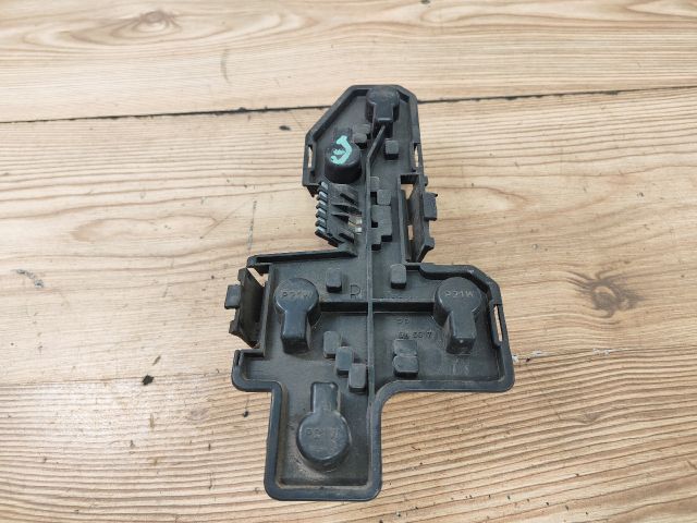 bontott OPEL CORSA B Jobb Hátsó Lámpa Foglalat