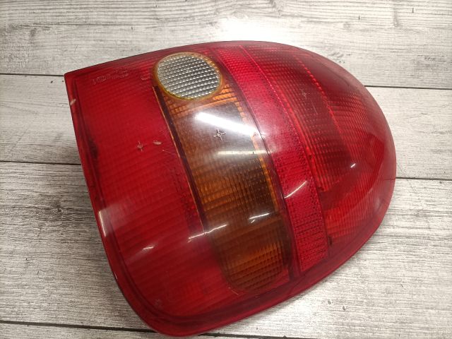 bontott OPEL CORSA B Jobb Hátsó Lámpa