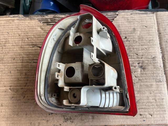 bontott OPEL CORSA B Jobb Hátsó Lámpa