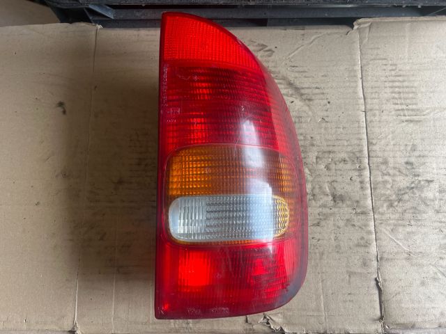 bontott OPEL CORSA B Jobb Hátsó Lámpa