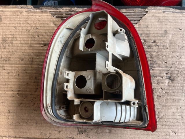 bontott OPEL CORSA B Jobb Hátsó Lámpa