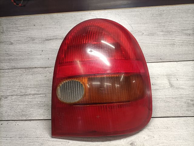 bontott OPEL CORSA B Jobb Hátsó Lámpa