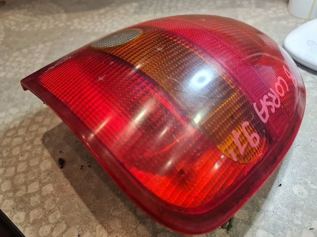 bontott OPEL CORSA B Jobb Hátsó Lámpa