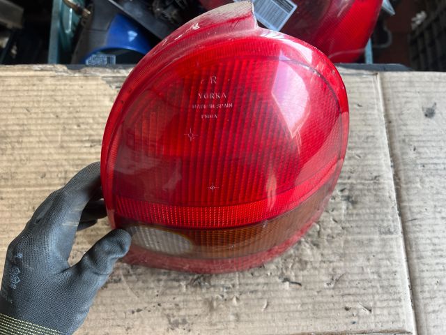 bontott OPEL CORSA B Jobb Hátsó Lámpa