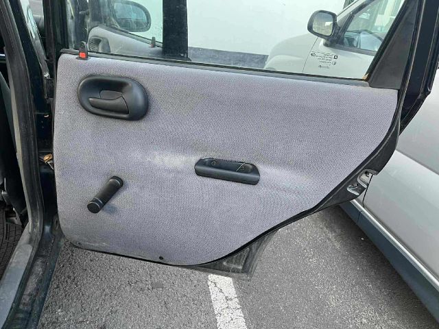 bontott OPEL CORSA B Kalaptartó