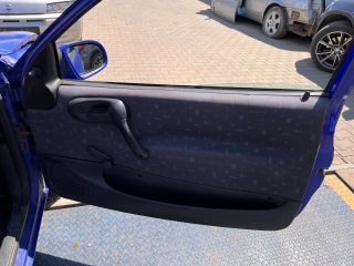 bontott OPEL CORSA B Kesztyűtartó