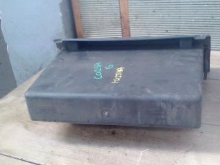 bontott OPEL CORSA B Kesztyűtartó