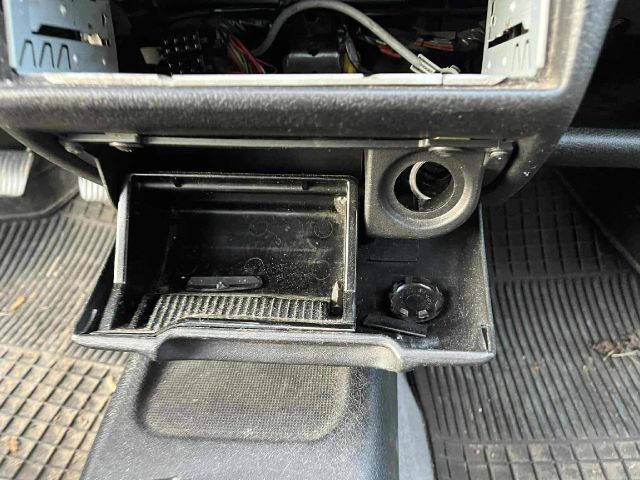 bontott OPEL CORSA B Kesztyűtartó