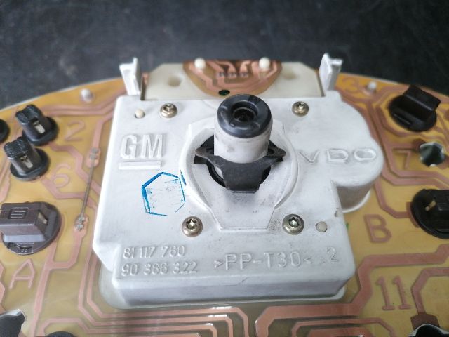 bontott OPEL CORSA B Kilométeróra