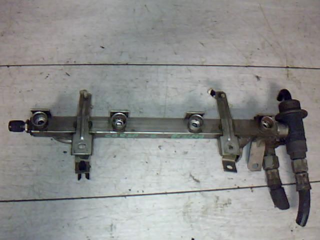 bontott OPEL CORSA B Porlasztó Sor / Híd