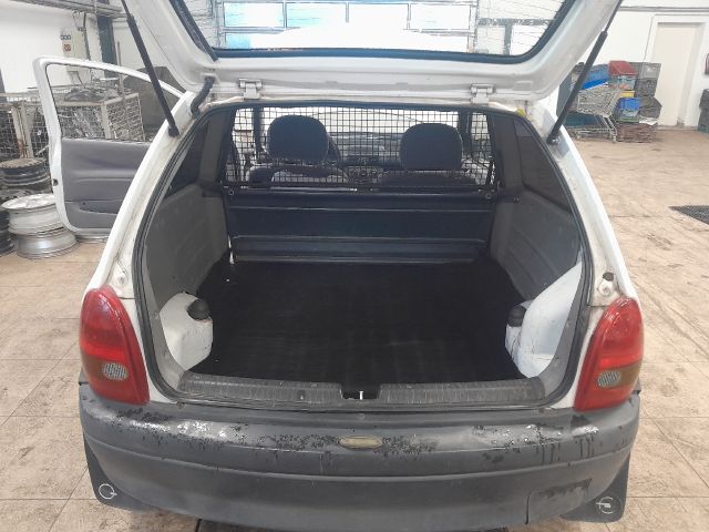 bontott OPEL CORSA B Térelválasztó