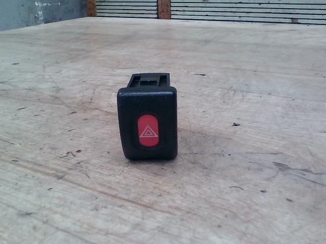 bontott OPEL CORSA B Vészvillogó Kapcsoló