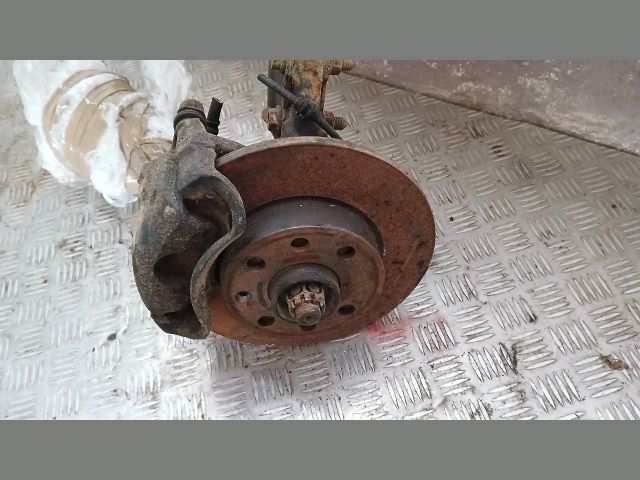 bontott OPEL CORSA C Bal első Csonkállvány Kerékaggyal