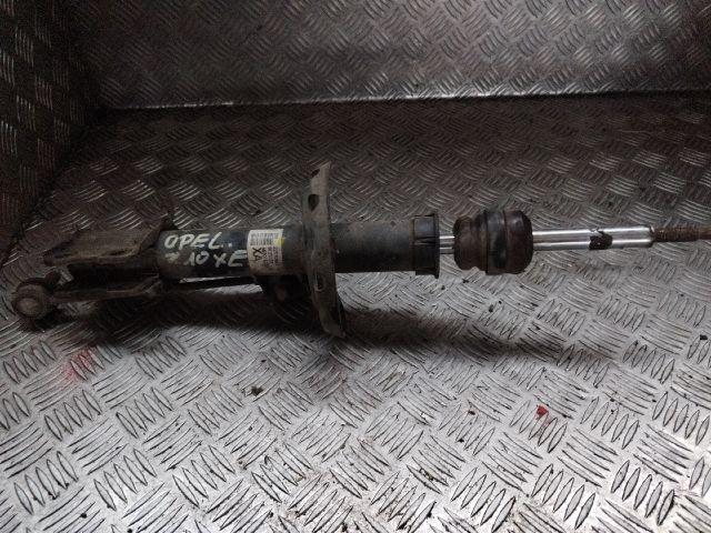 bontott OPEL CORSA C Bal első Gólyaláb (Lengécsillapító, Rugó)