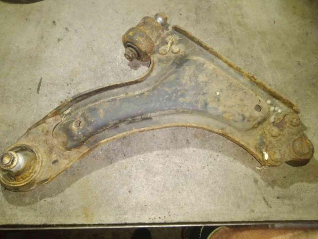 bontott OPEL CORSA C Bal első Lengőkar