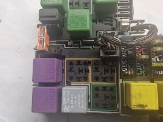 bontott OPEL CORSA C Biztosítéktábla Motortér