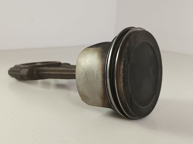 bontott OPEL CORSA C Dugattyú és Hajtókar