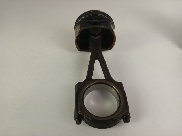 bontott OPEL CORSA C Dugattyú és Hajtókar