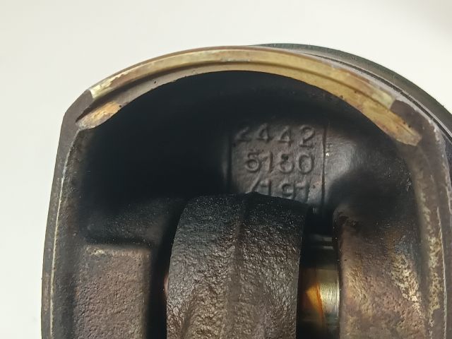 bontott OPEL CORSA C Dugattyú és Hajtókar