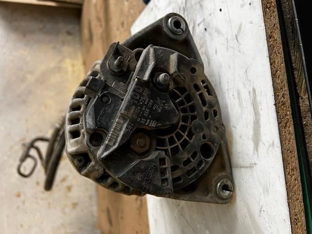 bontott OPEL CORSA C Generátor