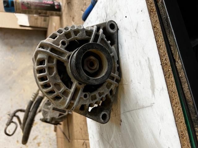 bontott OPEL CORSA C Generátor