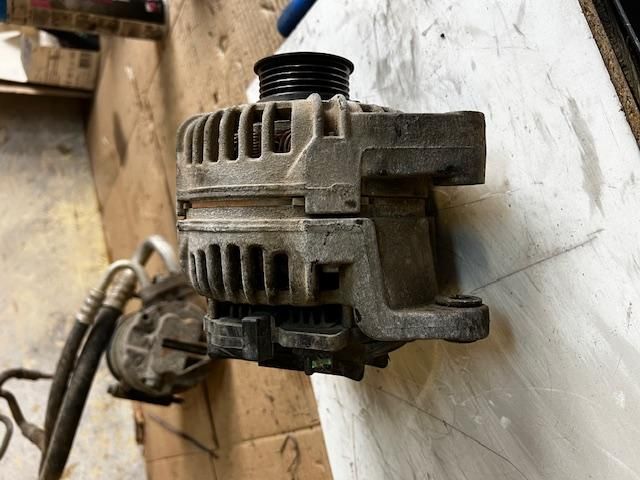 bontott OPEL CORSA C Generátor