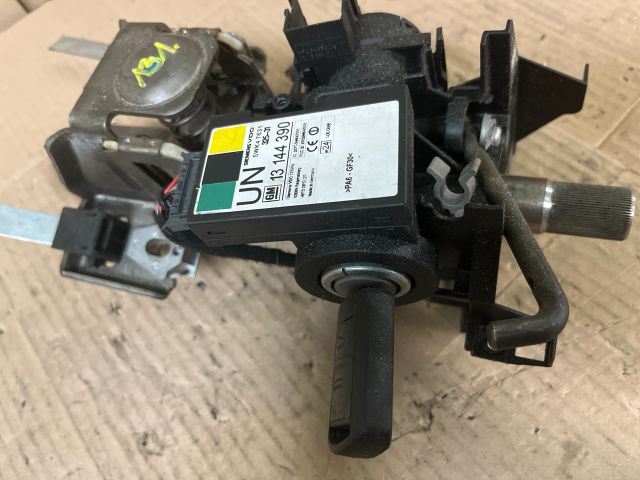 bontott OPEL CORSA C Gyújtáskapcsoló Házzal