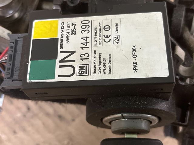 bontott OPEL CORSA C Gyújtáskapcsoló Házzal