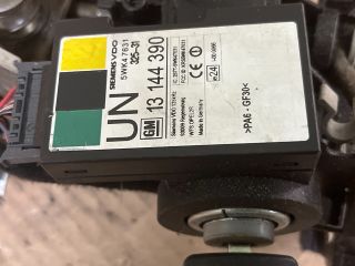 bontott OPEL CORSA C Gyújtáskapcsoló Házzal