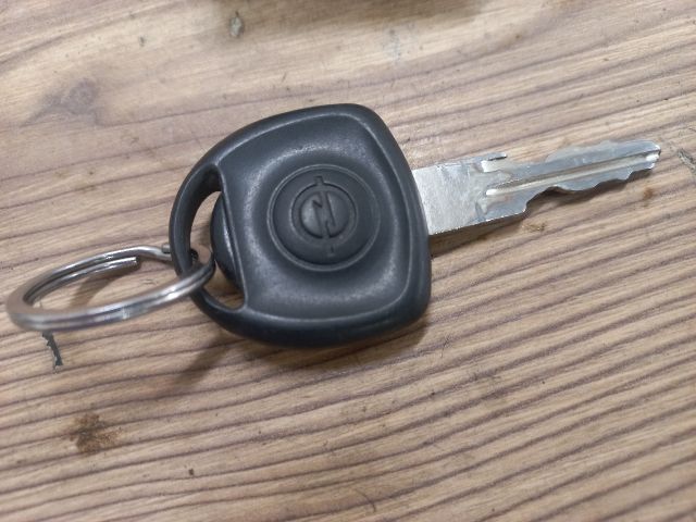 bontott OPEL CORSA C Gyújtáskapcsoló