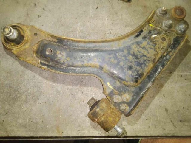 bontott OPEL CORSA C Jobb első Lengőkar