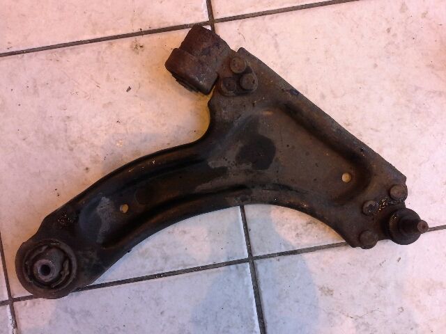 bontott OPEL CORSA C Jobb első Lengőkar