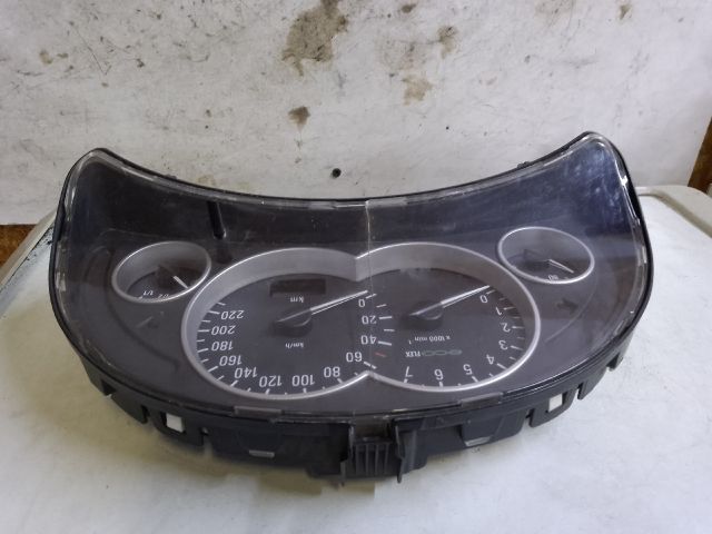bontott OPEL CORSA C Kilométeróra