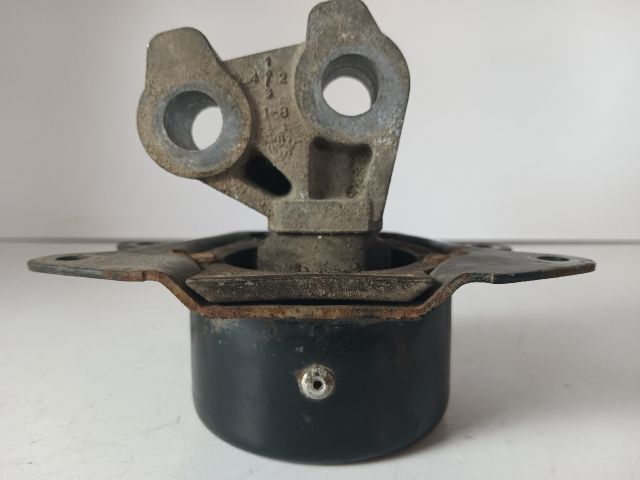 bontott OPEL CORSA C Motor Tartó Bak Bal