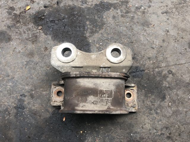 bontott OPEL CORSA C Motor Tartó Bak (Fém)